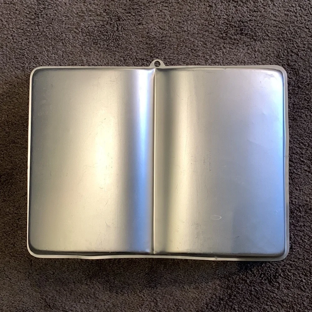 GIANT BOOK cake pan. Wilton vintage. 1986. Great used condition.
